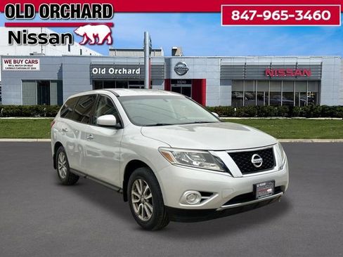 Used 2014 Nissan Pathfinder S FWD image 3