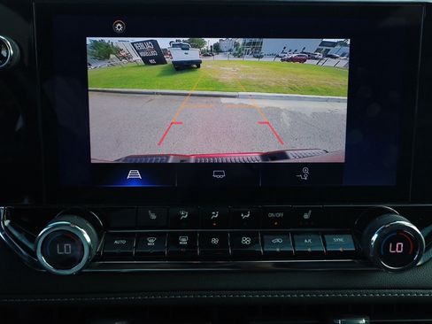 Used 2023 Chevrolet Colorado LT w/ LT Convenience Package III RWD image 21
