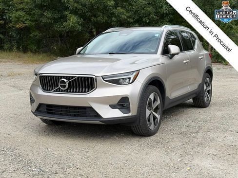 Certified 2024 Volvo XC40 B5 Plus AWD/4WD image 1