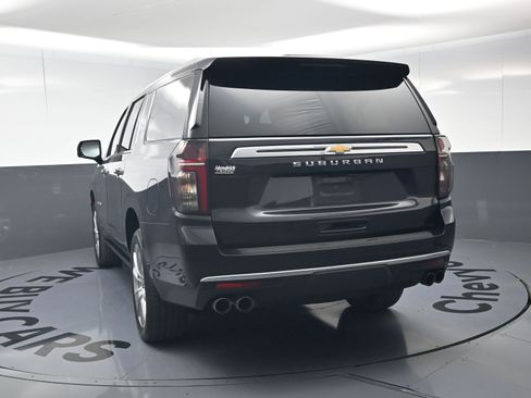 Used 2023 Chevrolet Suburban High Country w/ Premium Package 2 AWD/4WD image 18