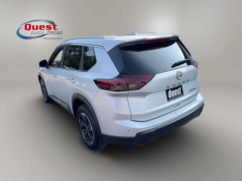 Used 2024 Nissan Rogue SV w/ SV Premium Package AWD/4WD image 5