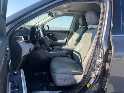 Used 2023 Toyota Highlander Platinum AWD/4WD image 10