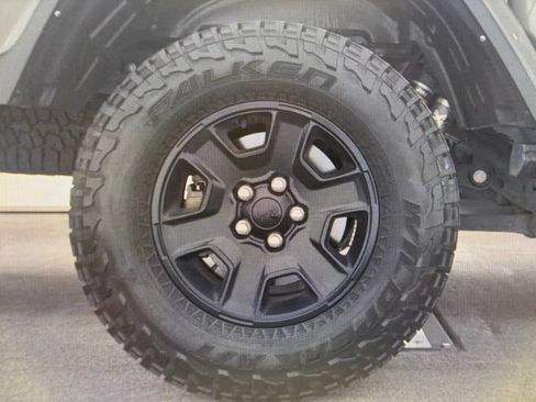 Used 2022 Jeep Gladiator Mojave w/ LED Lighting Group AWD/4WD image 17