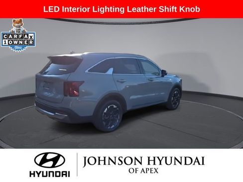 Used 2024 Kia Sorento S w/ Panoramic Sunroof Package image 9