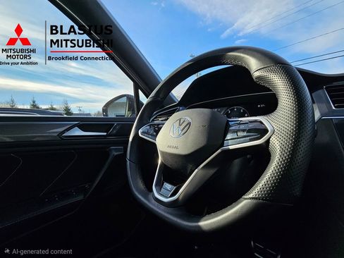 Used 2022 Volkswagen Tiguan SE R-Line image 28
