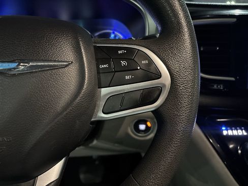 Used 2017 Chrysler Pacifica Touring Plus image 21