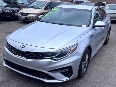 Used 2020 Kia Optima LX FWD image 2