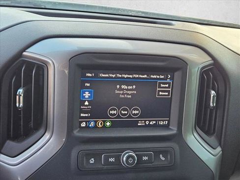 Used 2022 Chevrolet Silverado 1500 Custom image 16