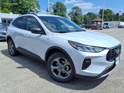 Used 2025 Ford Escape ST-Line AWD/4WD image 2