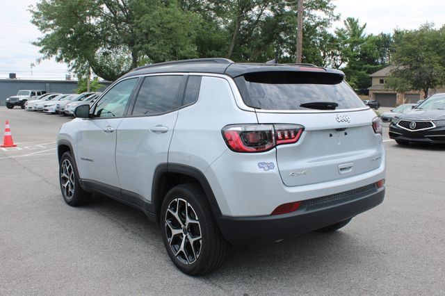 Used 2025 Jeep Compass Limited AWD/4WD image 38