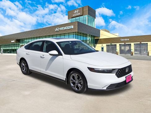 Used 2024 Honda Accord EX image 3