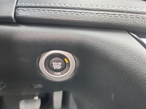 New 2027 Chrysler Pacifica Select FWD image 17