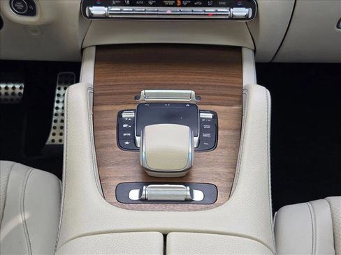 Used 2022 Mercedes-Benz GLS 450 4MATIC image 12