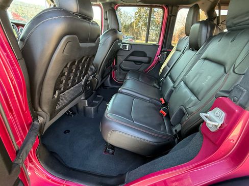 Used 2022 Jeep Wrangler Unlimited Rubicon w/ Xtreme Recon 35" Tire Package image 29