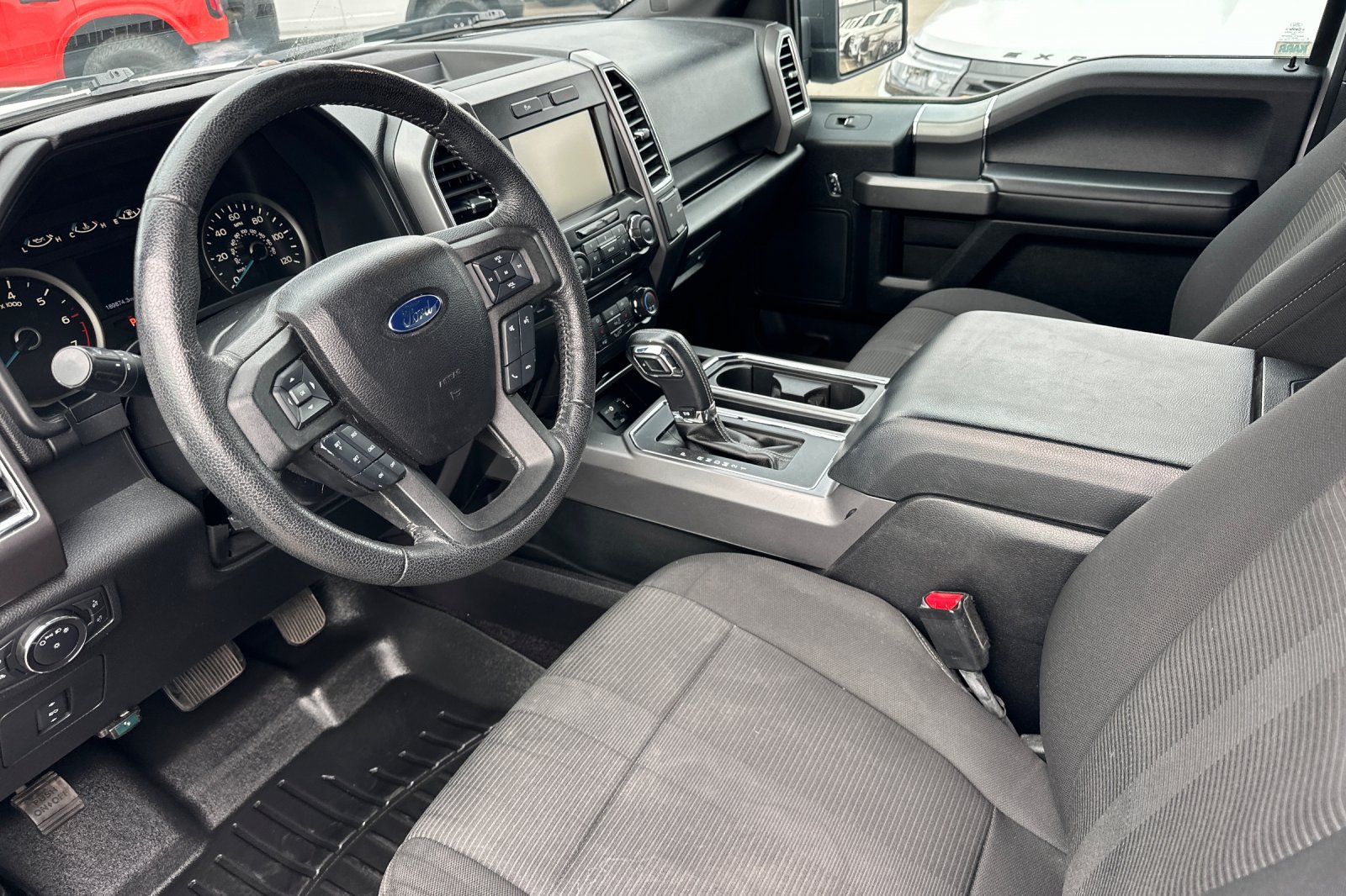Used 2015 Ford F150 XLT w/ Equipment Group 302A Luxury AWD/4WD image 9