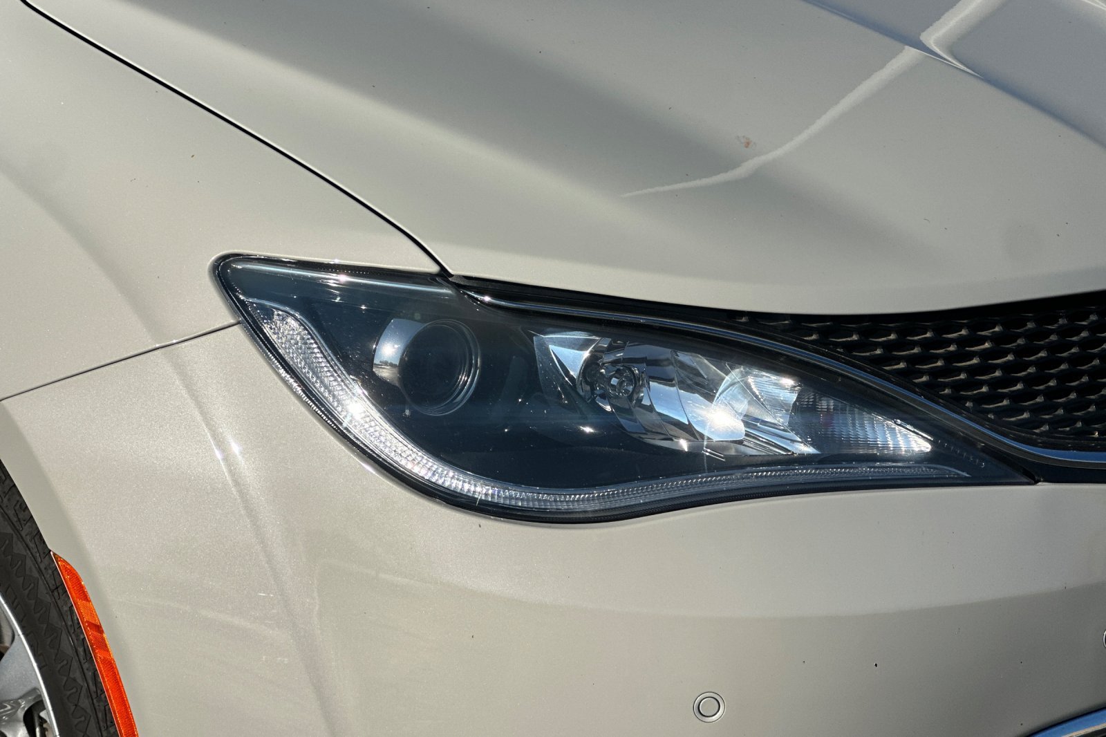 Used 2019 Chrysler Pacifica Touring-L w/ Advanced Safetytec Group FWD image 44