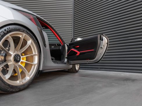 Certified 2019 Porsche 911 GT2 RS RWD image 40