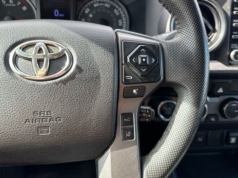 Used 2021 Toyota Tacoma TRD Off-Road AWD/4WD image 17