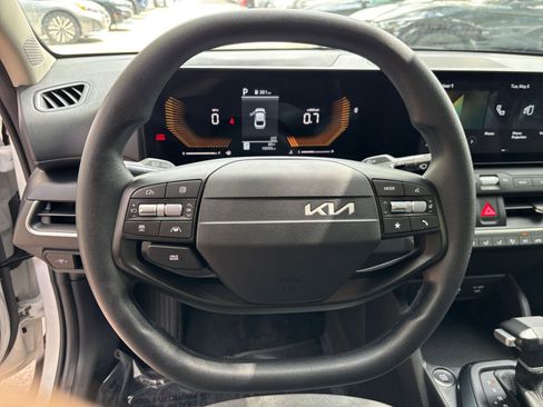 Used 2025 Kia K4 FWD image 27