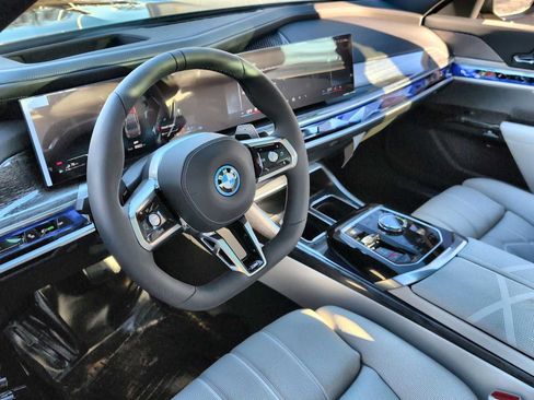 Used 2026 BMW 750e xDrive w/ Executive Package AWD/4WD image 10