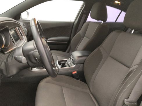 Used 2022 Dodge Charger SXT w/ Driver Convenience Group image 17