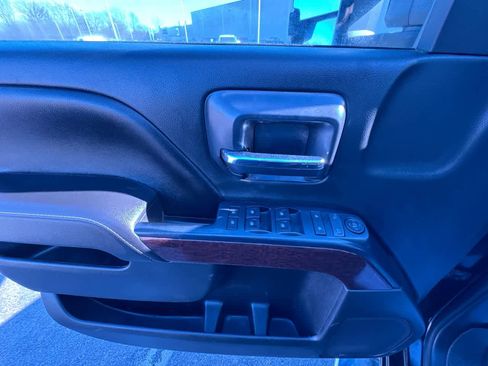 Used 2017 GMC Sierra 2500 SLE image 12