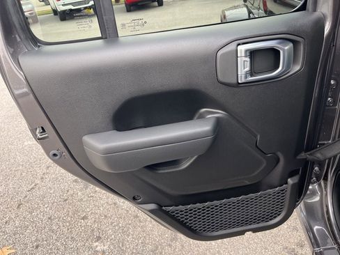 New 2026 Jeep Gladiator Sport image 15