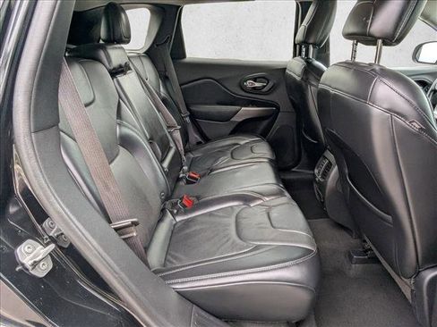 Used 2019 Jeep Cherokee Limited AWD/4WD image 18