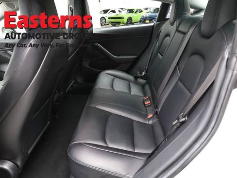 Used 2018 Tesla Model 3 Long Range image 17