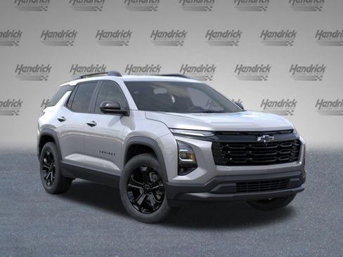 New 2026 Chevrolet Equinox LT FWD image 2