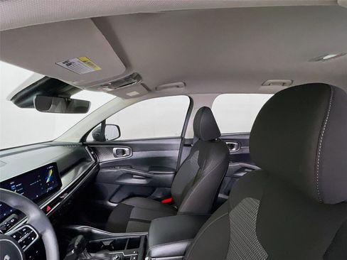 Certified 2025 Kia Sorento LX image 12