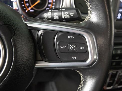 Used 2019 Jeep Wrangler Unlimited Sahara AWD/4WD image 20