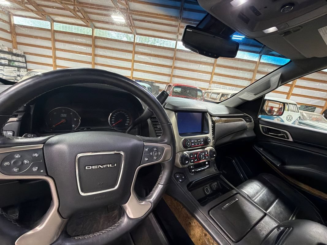 Used 2016 GMC Yukon Denali w/ Open Road Package AWD/4WD image 13