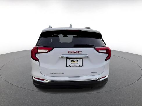 Used 2024 GMC Terrain SLT AWD/4WD image 11