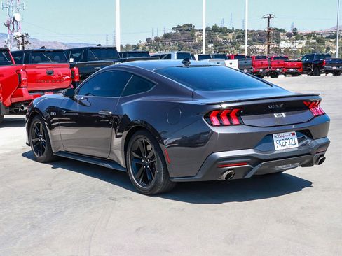 Used 2024 Ford Mustang GT RWD image 5