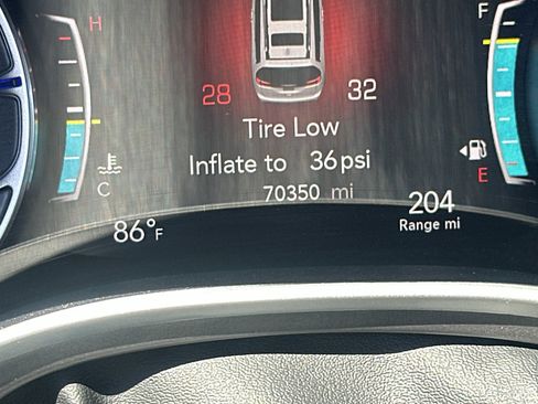 Used 2022 Chrysler Pacifica Touring-L FWD image 28