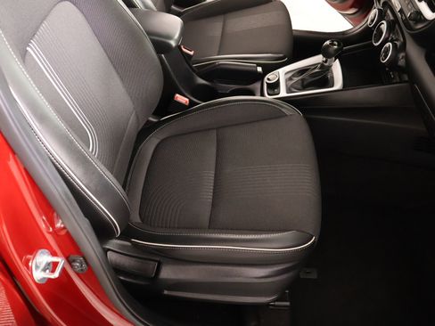 Used 2025 Hyundai Venue Limited image 14