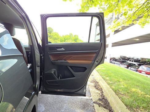 Certified 2023 Volkswagen Atlas SE AWD/4WD image 35