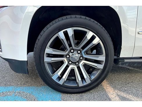 Used 2019 GMC Yukon XL Denali w/ Denali Ultimate Package image 9