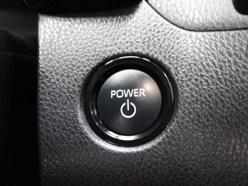 Used 2025 Toyota Camry LE image 12