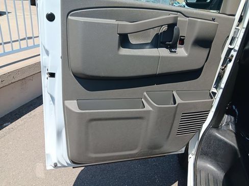 Used 2025 Chevrolet Express 3500 LS RWD image 10