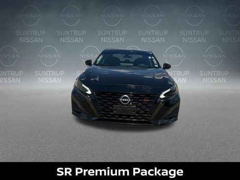 Certified 2023 Nissan Altima 2.5 SR w/ SR Premium Package AWD/4WD image 10