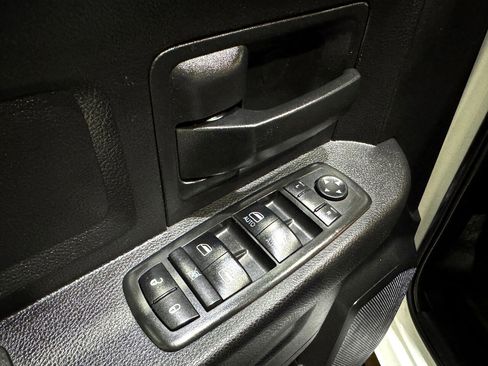 Used 2018 RAM 2500 Tradesman w/ Cold Weather Group image 33