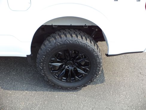 Used 2023 Ford F150 XLT w/ Trailer Tow Package image 4