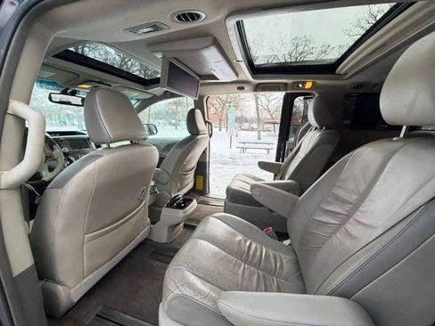Used 2012 Toyota Sienna Limited image 10