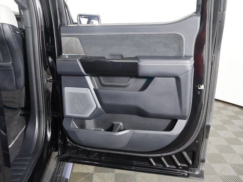 Used 2023 Ford F150 Lightning Platinum image 31