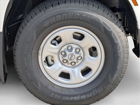 New 2026 Nissan Frontier S image 9