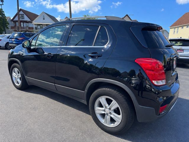 Used 2017 Chevrolet Trax LT w/ Driver Confidence Package FWD image 4