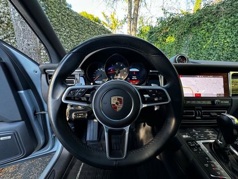 Used 2021 Porsche Macan image 12