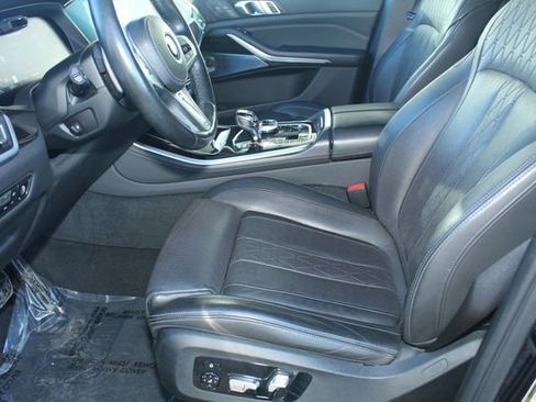 Used 2021 BMW X5 M50i w/ Executive Package image 22